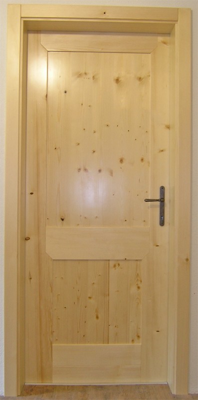Lesena notranja vrata iz hrasta in drugih drevesnih vrst